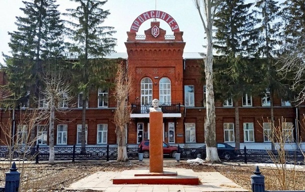 Новини світу - ЗМІ: На атакованому заводі РФ стався витік кислоти