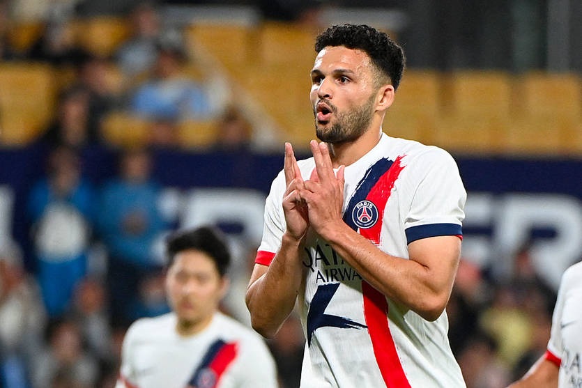 Новини спорту - Арсенал і Манчестер Юнайтед націлилися на нападника ПСЖ