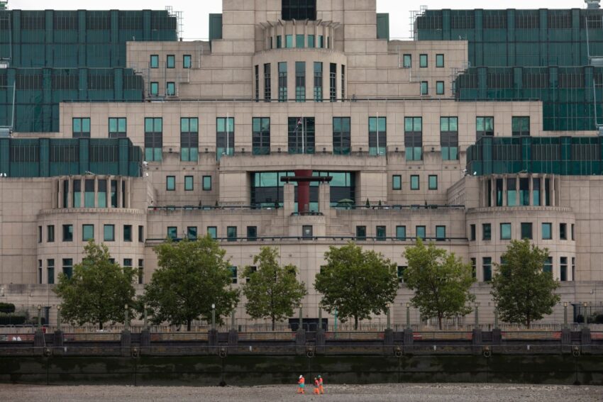 Новини світу - Головою британської розвідки MI6 вперше в історії стане жінка - ЗМІ