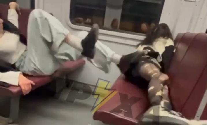 Новини України - На Київщині поліція розслідує бійку двох дівчат