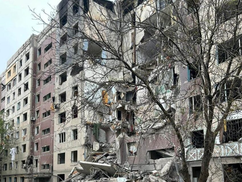 Новини України - Росіяни скинули авіабомбу на багатоповерхівку в Костянтинівці, 12 поранених