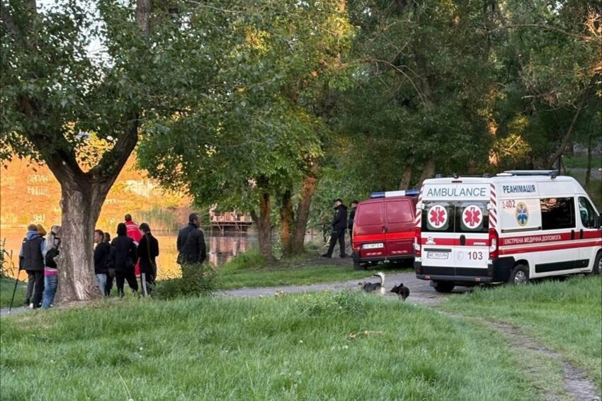 Новини України - У Дніпрі підлітки знімали на відео, як тонув чоловік