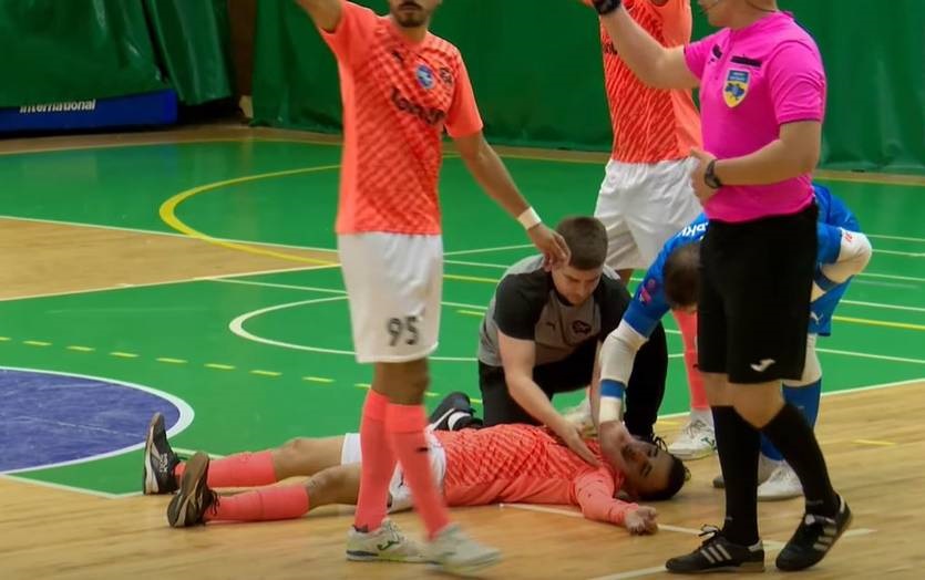 Новини спорту - У футзальному матчі української ліги гравець грав до падіння пульсу