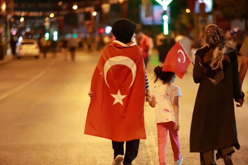 Новини світу - У Туреччині видали ордери на арешт 63 військових за спробу держперевороту