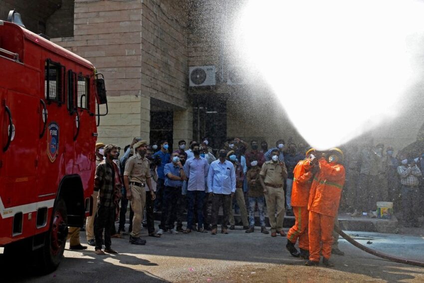 Новини світу - В Індії через пожежу загинули 17 людей