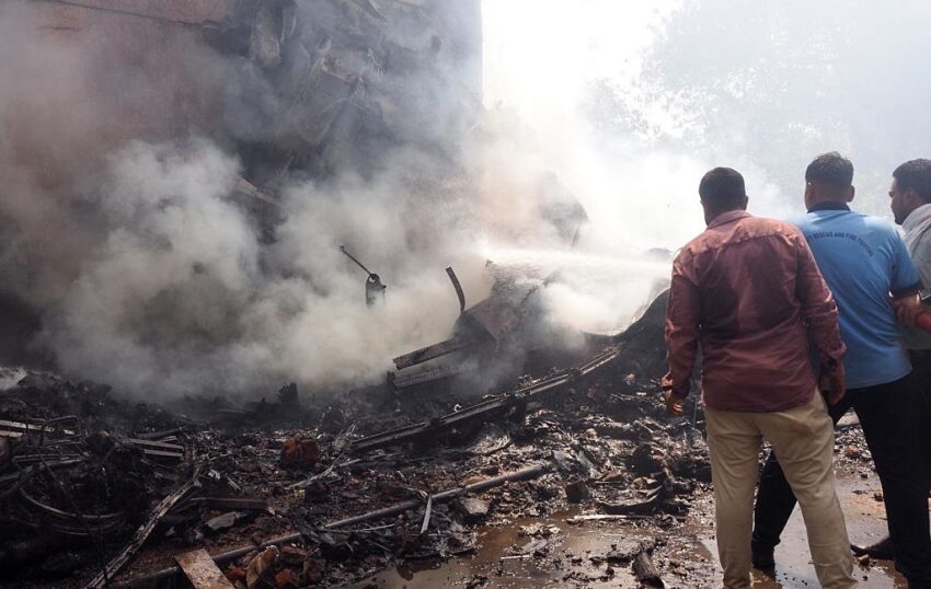 Новини світу - Авіакатастрофа в Індії: на землі постраждали десятки людей