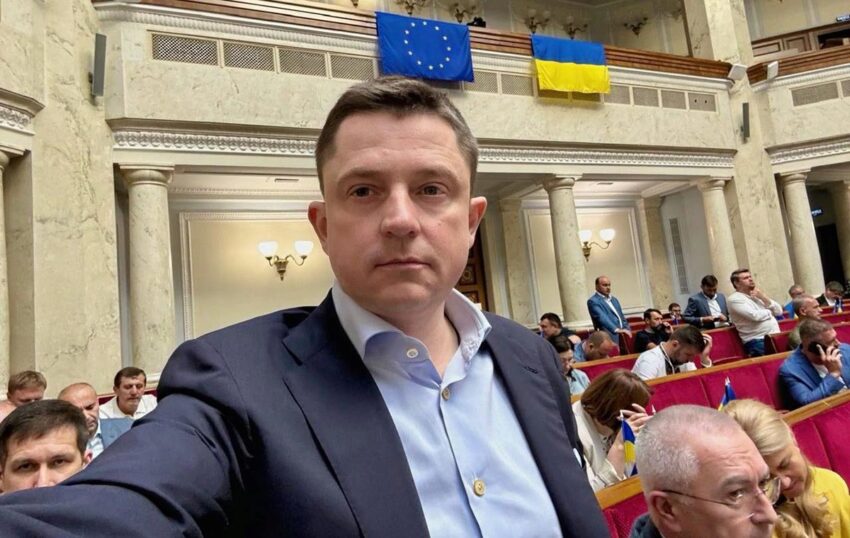 Новини України - Народний депутат Довгий склав мандат