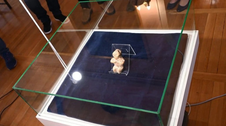 Новини світу - Польський фермер випадково знайшов артефакт віком 6 тисяч років