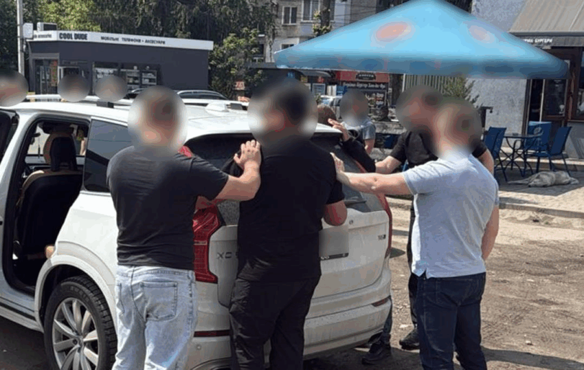 Новини України - Пропонував хабар за СЗЧ: у Львові затримали родича військового