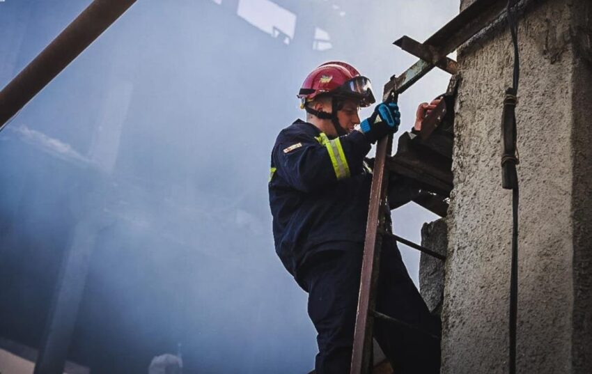 Новини України - Росіяни повторно вдарили по Харкову, влучили у дім