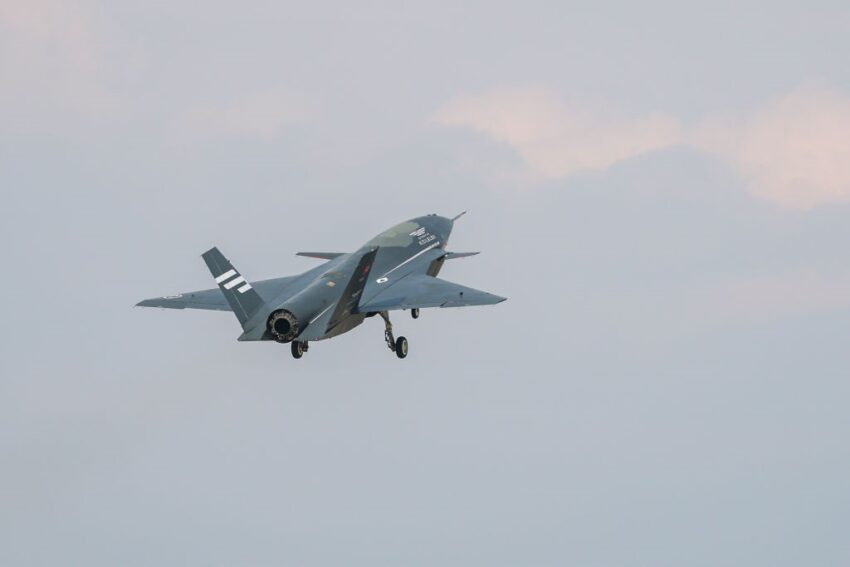 Новини світу - Вaykar протестував безпілотний винищувач Кızılelma