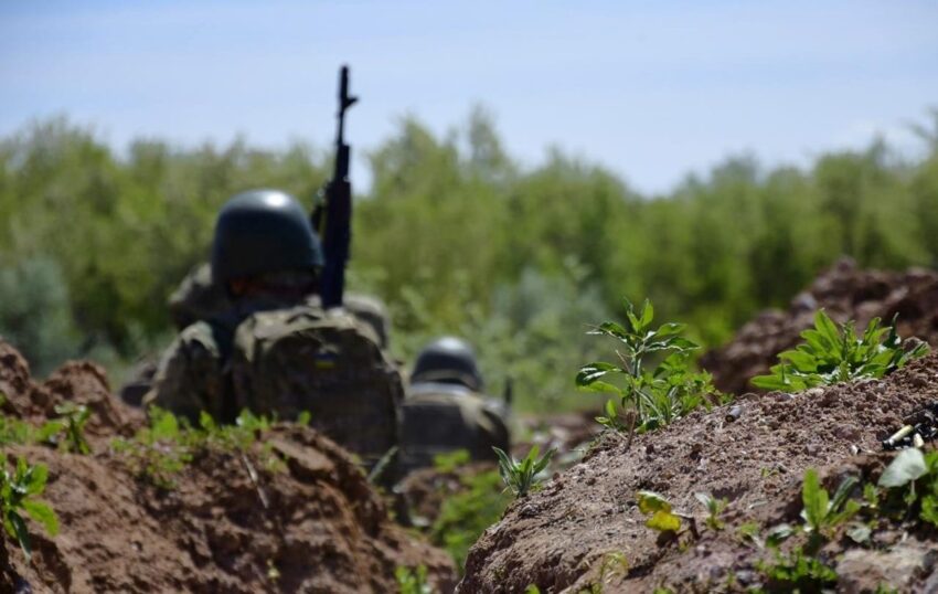 Новини України - ЗСУ відбивають десятки штурмів біля Покровська