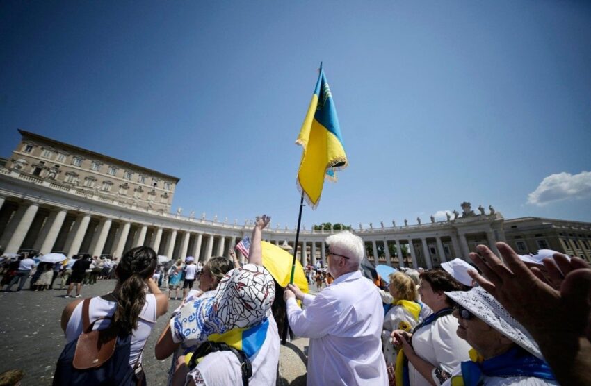 Новини світу - Діалог замість зброї: Папа Лев XIV закликав до молитви за мир