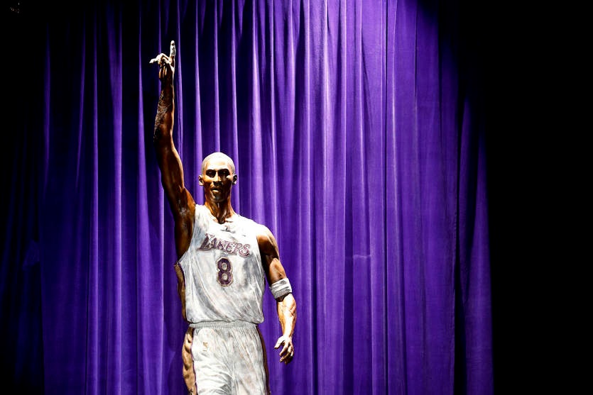 Новини спорту - На аукціоні продали кросівки Браянта з дебюту в НБА