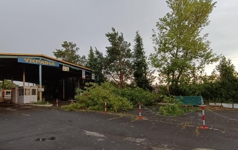 Новини України - На Закарпатті через негоду закрили пункт пропуску