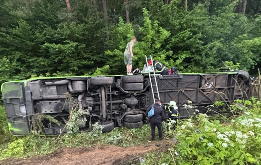 Новини України - Під Львовом понад 30 людей постраждали у ДТП