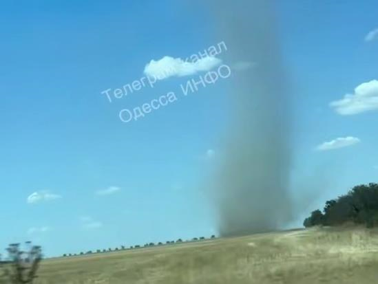 Новини України - Поблизу траси Київ-Одеса зафіксували смерч