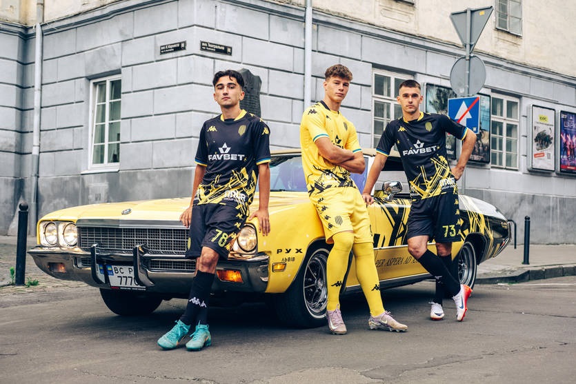 Новини спорту - Рух представив оновлену ігрову форму