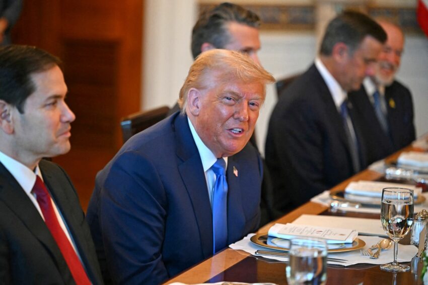 Новини України - Трамп анонсував більше зброї для України