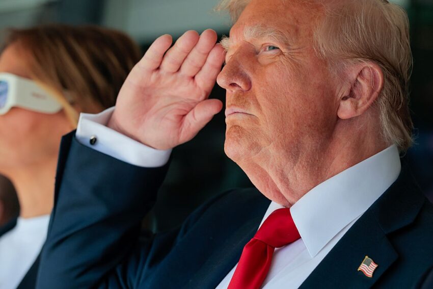 Новини України - Трамп готує для України наступальну зброю - ЗМІ