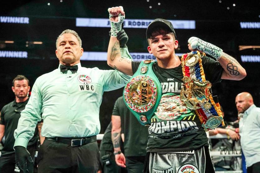 Новини спорту - Турки анонсував бій за об'єднання поясів у другій найлегшій вазі