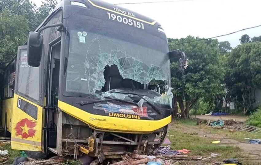 Новини світу - У В'єтнамі в ДТП потрапив автобус: дев'ять загиблих та 16 поранених