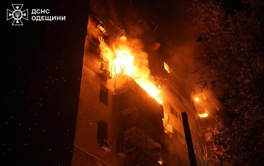 Новини України - Удар по Одесі: рятувальники показали наслідки