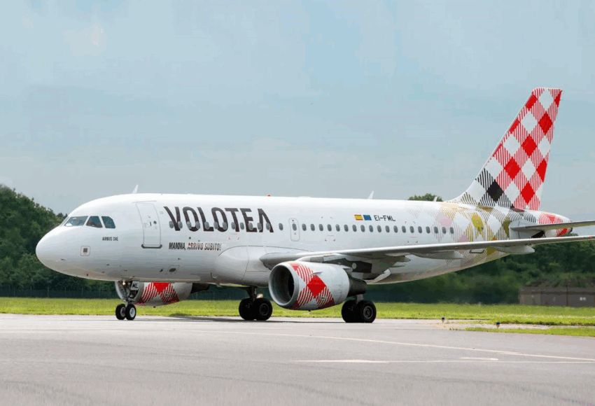 Новини світу - В аеропорту Італії чоловіка засмоктало у двигун літака