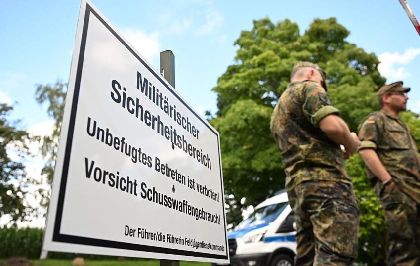 Новини світу - В Німеччині впав військовий гелікоптер: пілот зник безвісти