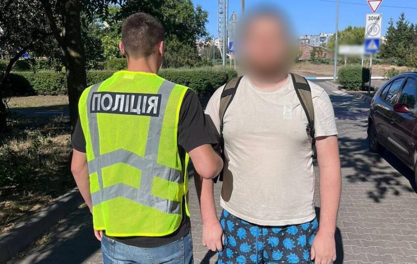 Новини України - В Одесі затримали чоловіка, що спробував спалити квартиру військового