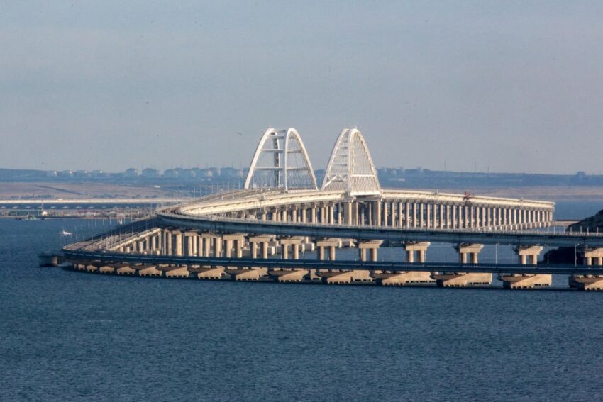 Новини України - Затор з авто на Кримському мосту встановив рекорд - 22 кілометри