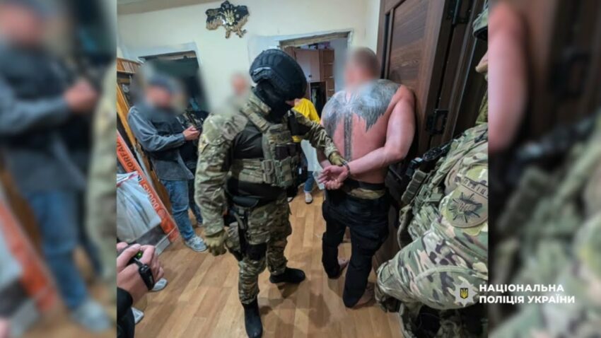 Поліцейські перекрили десятки каналів незаконного переправлення осіб за кордон