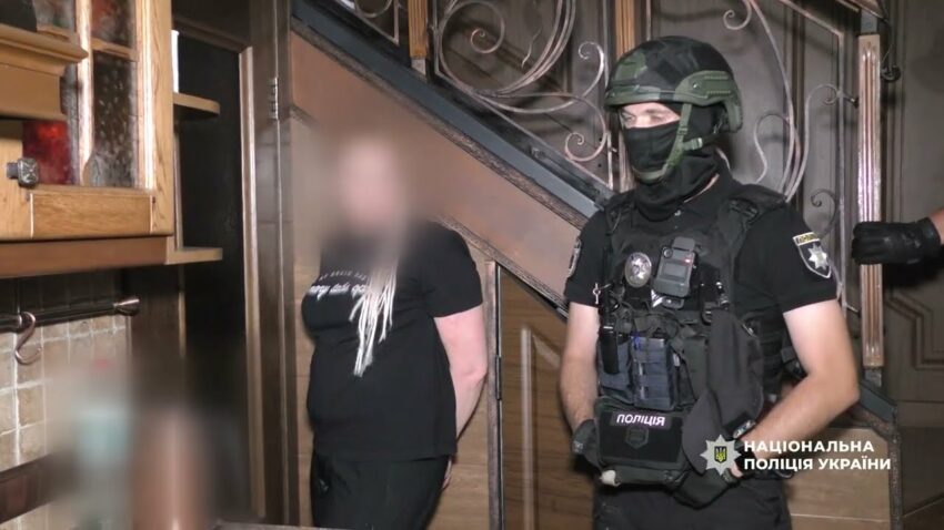 Поліція викрила учасників злочинної групи, які за 5 мільйонів обіцяли «вирішити» справу наркодилера