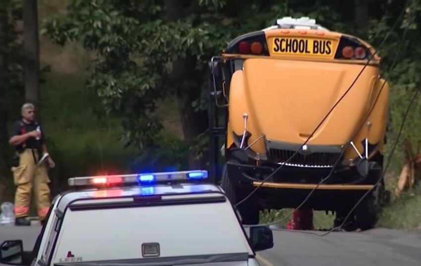 Новини світу - У США десятки дітей постраждали в ДТП з автобусом
