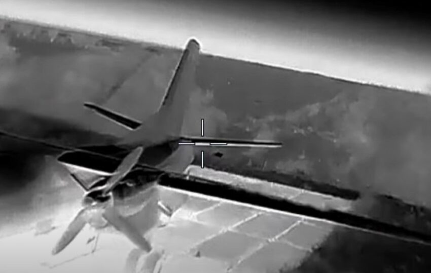 Новини України - Бійці ГУР спалили два літаки Ан-26 в Криму