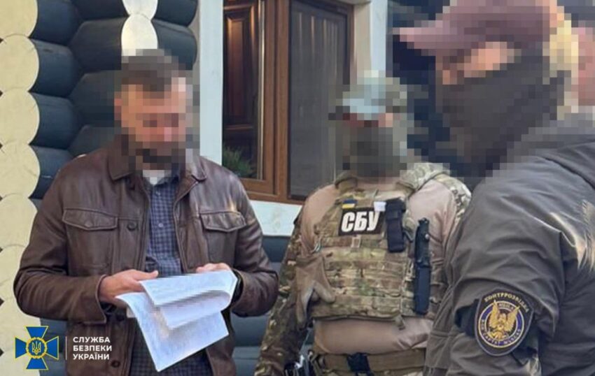 Новини України - Чиновник МЗС продавав росіянам паспорти для "легалізації" в ЄС