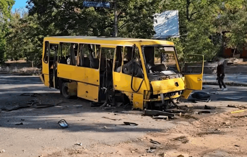 Новини України - Росіяни обстріляли Херсон: влучили в маршрутку
