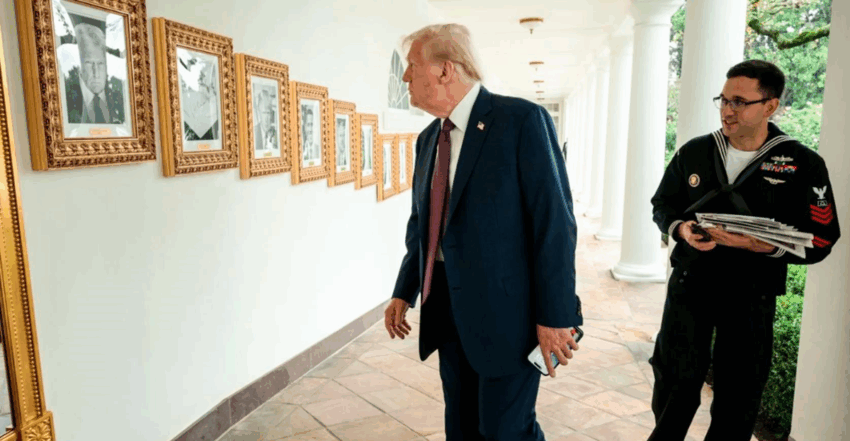 Новини світу - Трамп замінив портрет Байдена на фото апарата для автопідпису документів