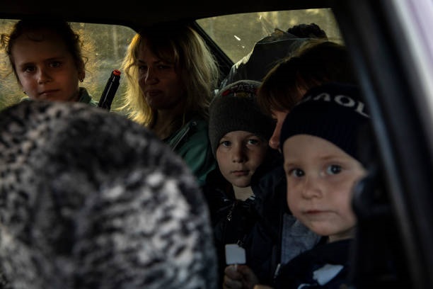 Новини України - У Херсоні з "відрізаного" мікрорайону евакуювали всіх дітей