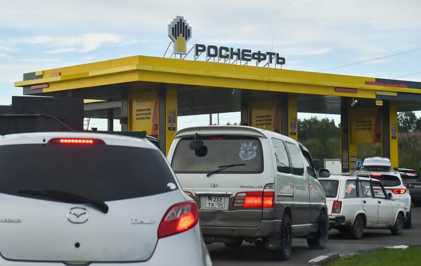 Новини світу - У Росії почали обмежувати продаж бензину "в одні руки"