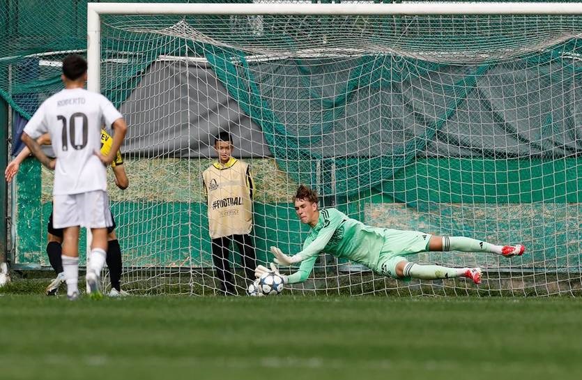 Новини спорту - Український голкіпер відбив пенальті в дебюті за Реал U19