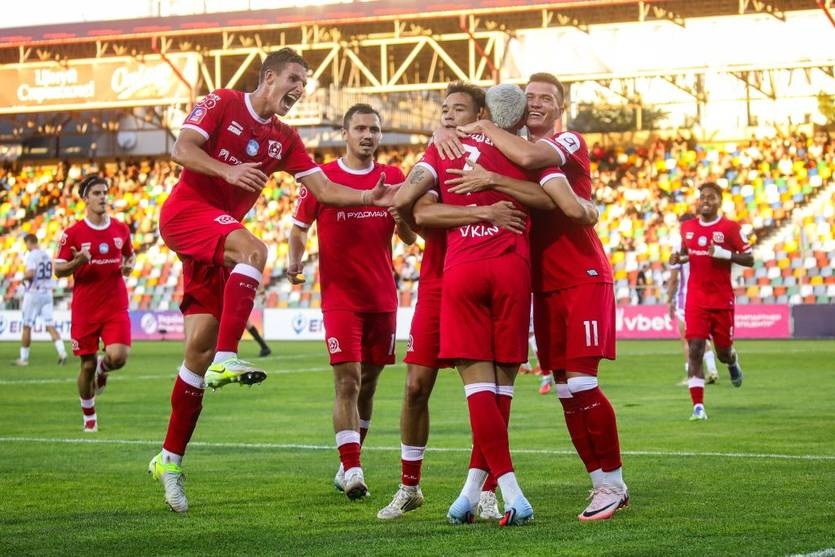 Новини спорту - УПЛ називає кращих футболістів і тренера шостого туру