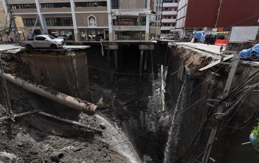 Новини світу - В Бангкоку коло лікарні з'явилася 50-метрова вирва