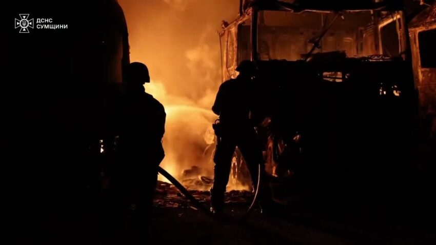 Суми: внаслідок атаки російськими БпЛА зафіксовано влучання по автомобільній стоянці