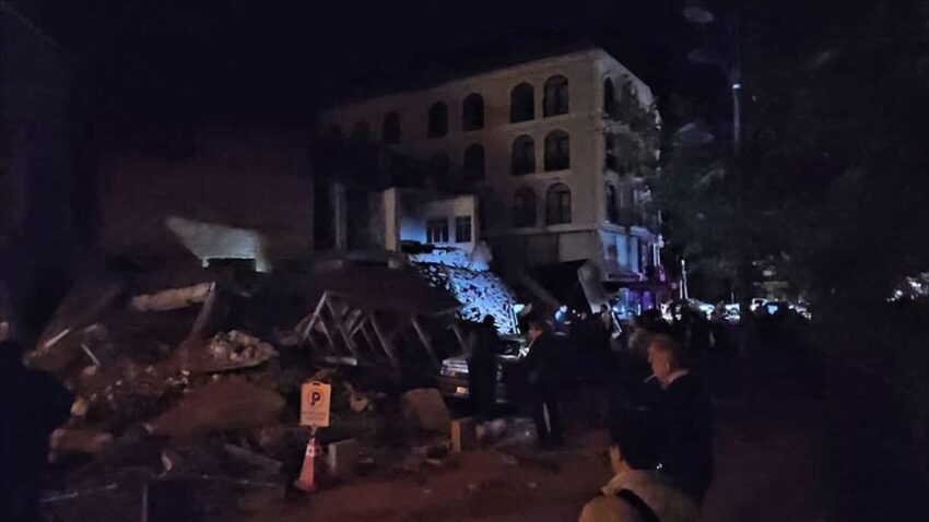 Новини світу - Кілька провінцій Туреччини охопив потужний землетрус, є руйнування