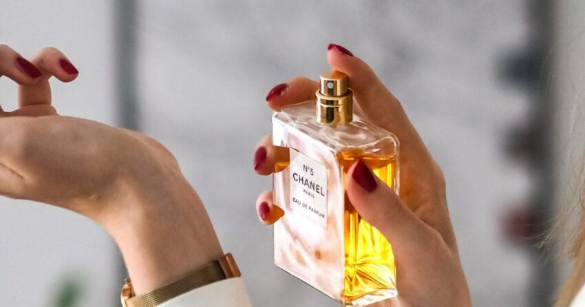 Новини України - Мистецтво пахнути гарно: як правильно і куди наносити парфуми