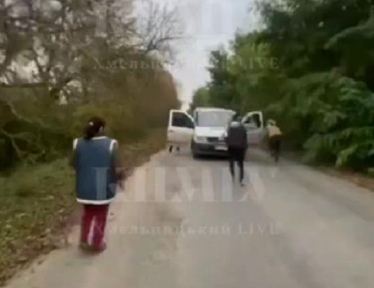 Новини України - На Хмельниччині сталася сутичка між жінками та співробітниками ТЦК