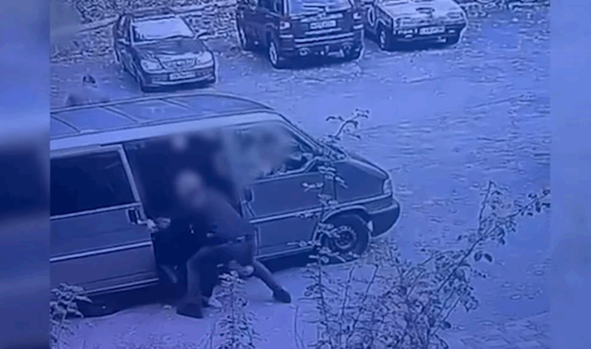 Новини Києва - Поліцейські побили чоловіка біля ТЦК у Києві