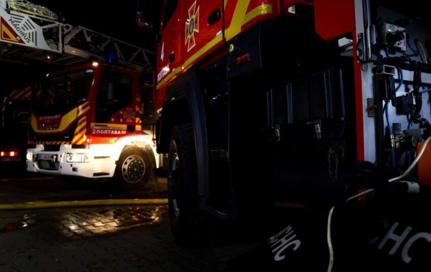 Новини України - РФ ударила по Полтаві: пожежа охопила склад