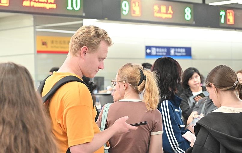 Новини світу - Росіянам масово блокують виїзд за кордон через повістки - соцмережі